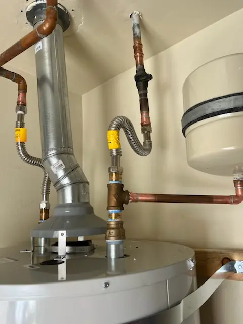 Water heater installation and plumbing repair in Fountainebleau